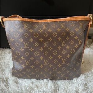 Louis Vuitton Delightful, interior in great condition.